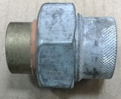 DIELECTRIC UNION 1" USED, 4 FEMALE CONNECTORS IN PACK