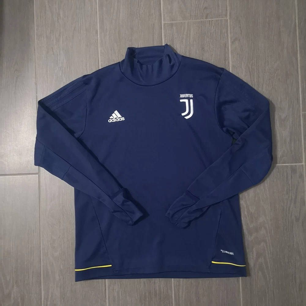 Juventus Turin Trainings Top Größe: M 2017/18 Fußball Streatwear Fan Mode Adidas