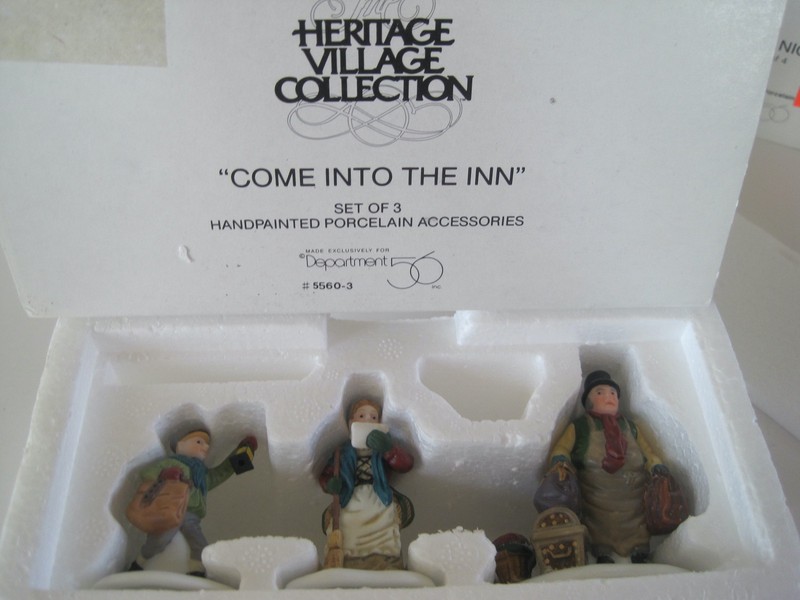 Department 56 Village Series W/ Box Come Into The Inn Set 3 EUC