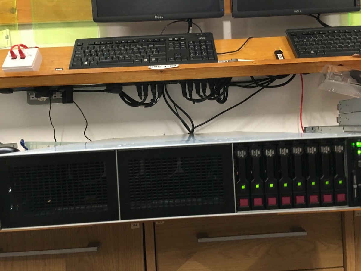 Serveur HP ProLiant DL380 Gen9 8SFF - 2x Xeon E5-2680 V4, 384 Go RAM, Rails Inclus