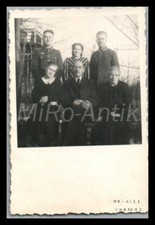 Photo, WW2, soldiers portrait with family; L117L