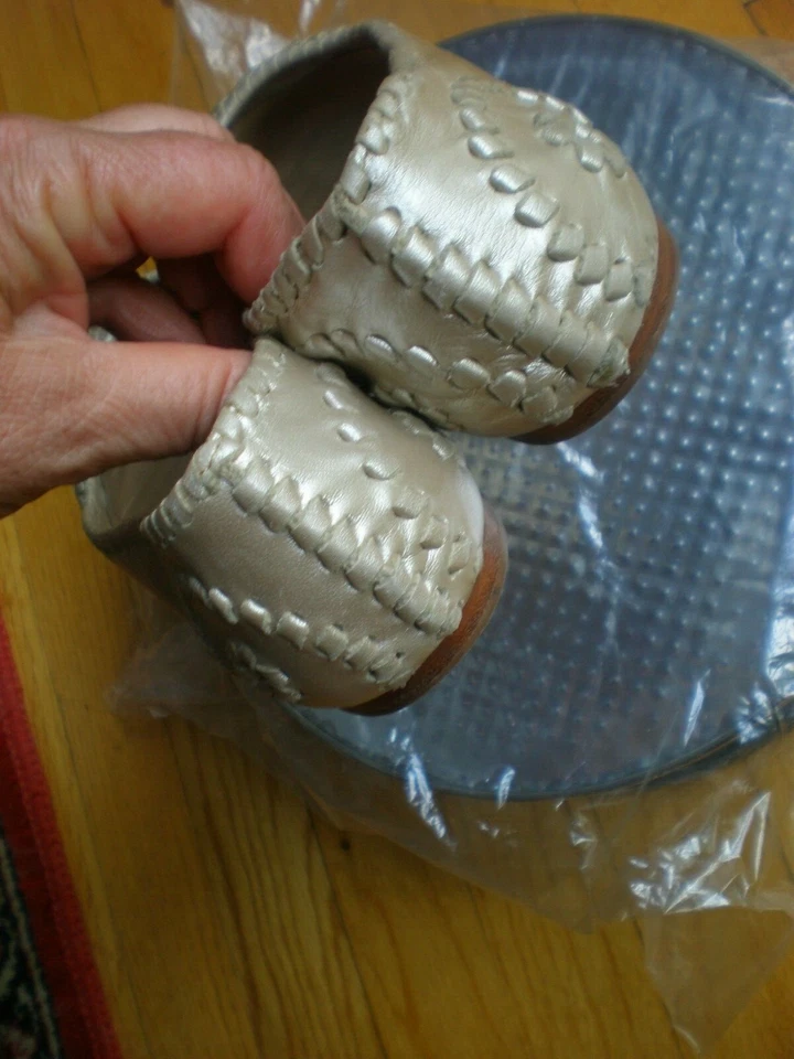 Jack Rogers Women's Sz 8.5 Navajo Leather Ballet Flats Gold Woven Detail Shoe - Image 3 of 4