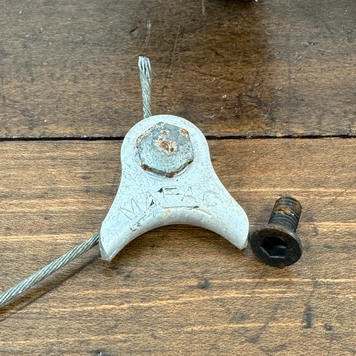 NOS Vintage Anni '70 MAFAC Montaggio Cuffie Centro Guida Cavo Freno