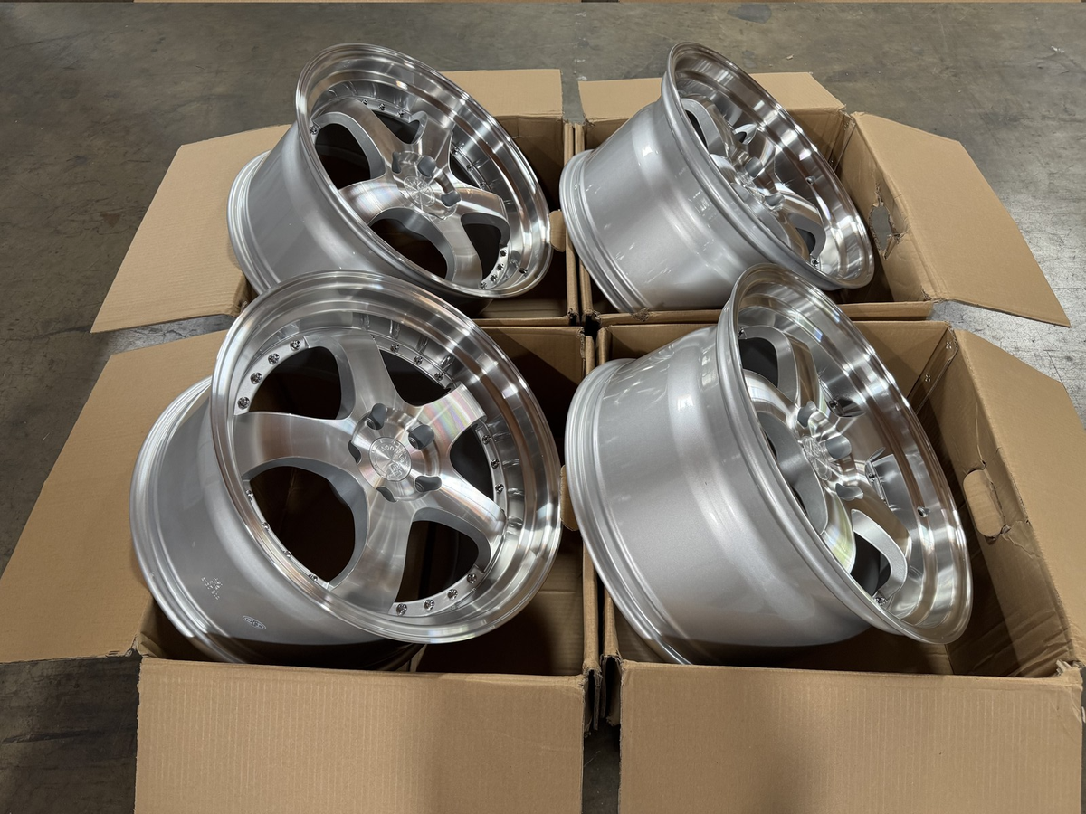 18x9.5 +30 | AodHan AH03 5x114.3 Silver Machined Face & Lip Wheels