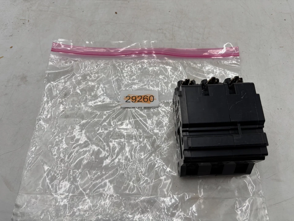 Federal Pioneer LL-12188 Type NA 3-Pole 40A Circuit Breaker 240V - Image 2 of 3