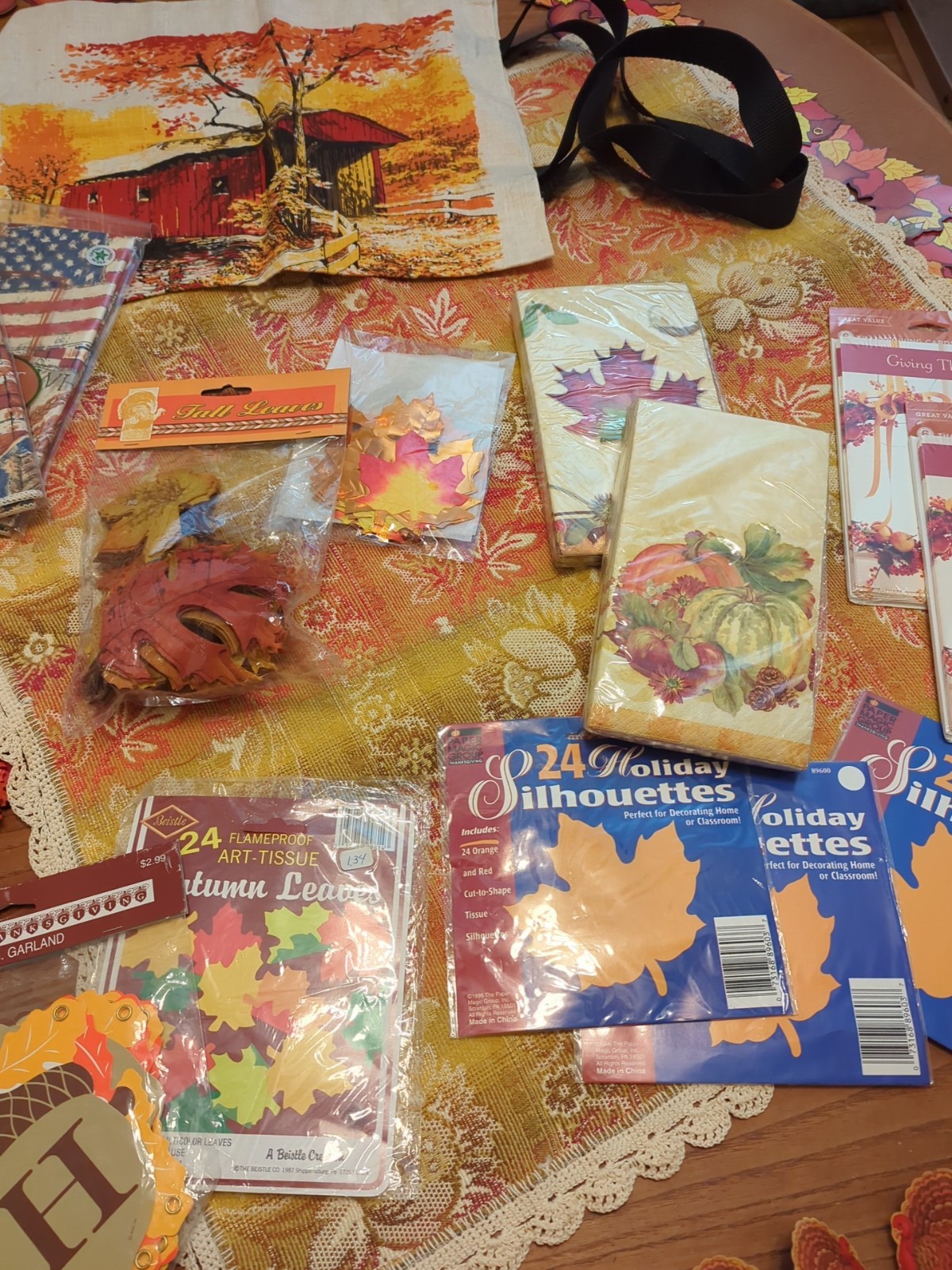 Super Sale! Thanksgiving 30pc Lot Beistle Paper Magic Die-Cuts Book Decorations