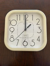 Vtg MCM Spartus Wall Clock Quartz Tested & WORKS CREAM BEIGE 8" x 2.5" Made USA