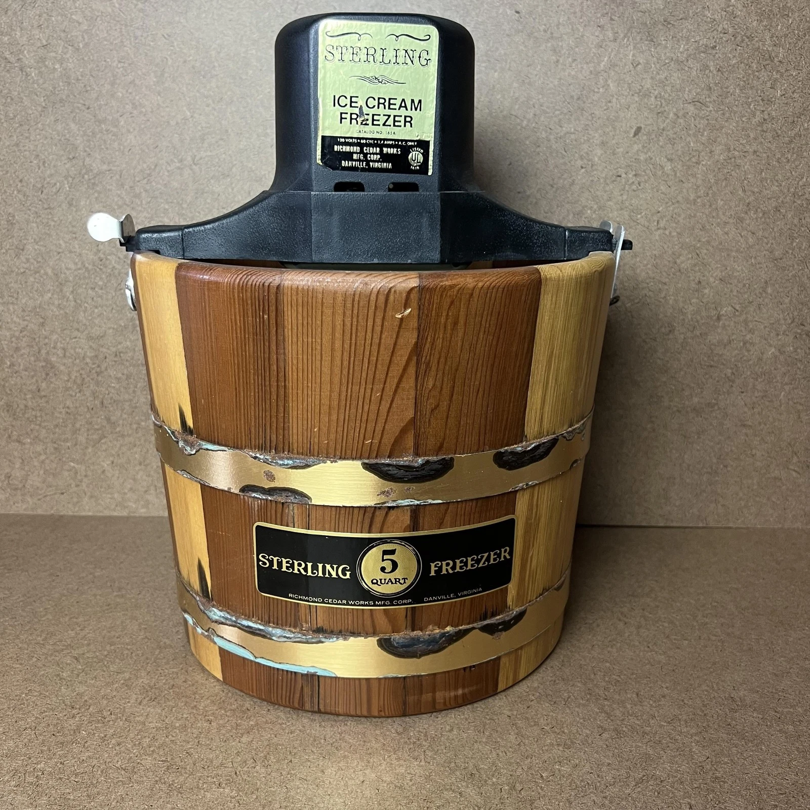 Vintage Sterling 5 Quart Freezer Electric Ice Cream Maker Wood Bucket Brown USA
Opens in a new windo