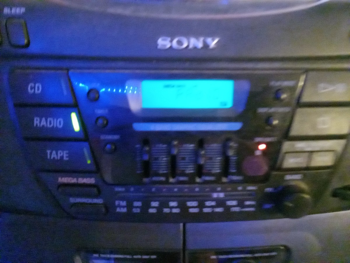 Sony Boombox Radio Cassette CD Player Mega Bass Stereo Cfd-zw160