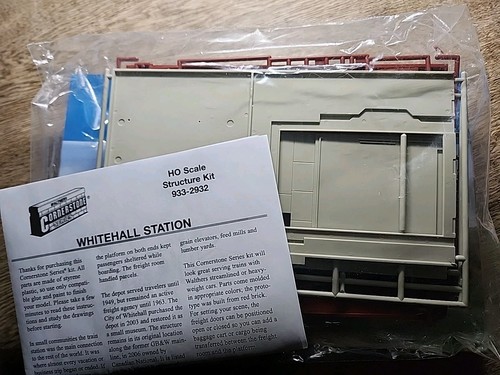 Spur HO -- Bausatz Bahnhof Whitehall Station -- 2932 NEU - Bild 3 von 3