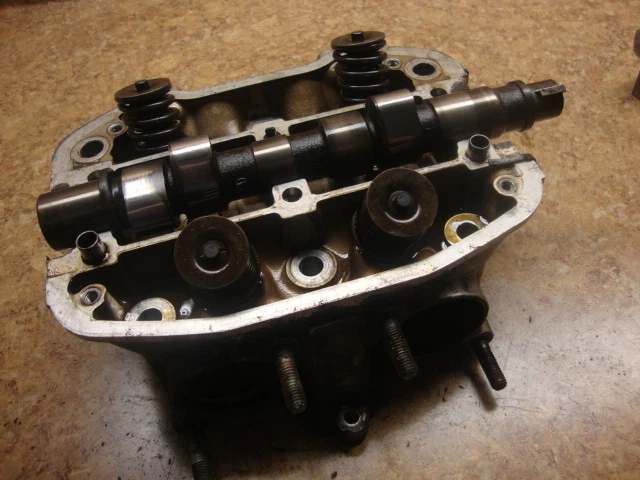 Honda Goldwing GL1100 GL 1100 1980 ala dorada motor culata válvulas izquierda #1 Foto 2 de 3