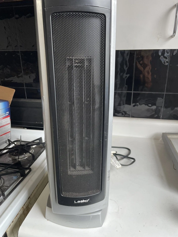 Calentador de torre oscilante electrónico cerámico Lasko 5521 Foto 2 de 4