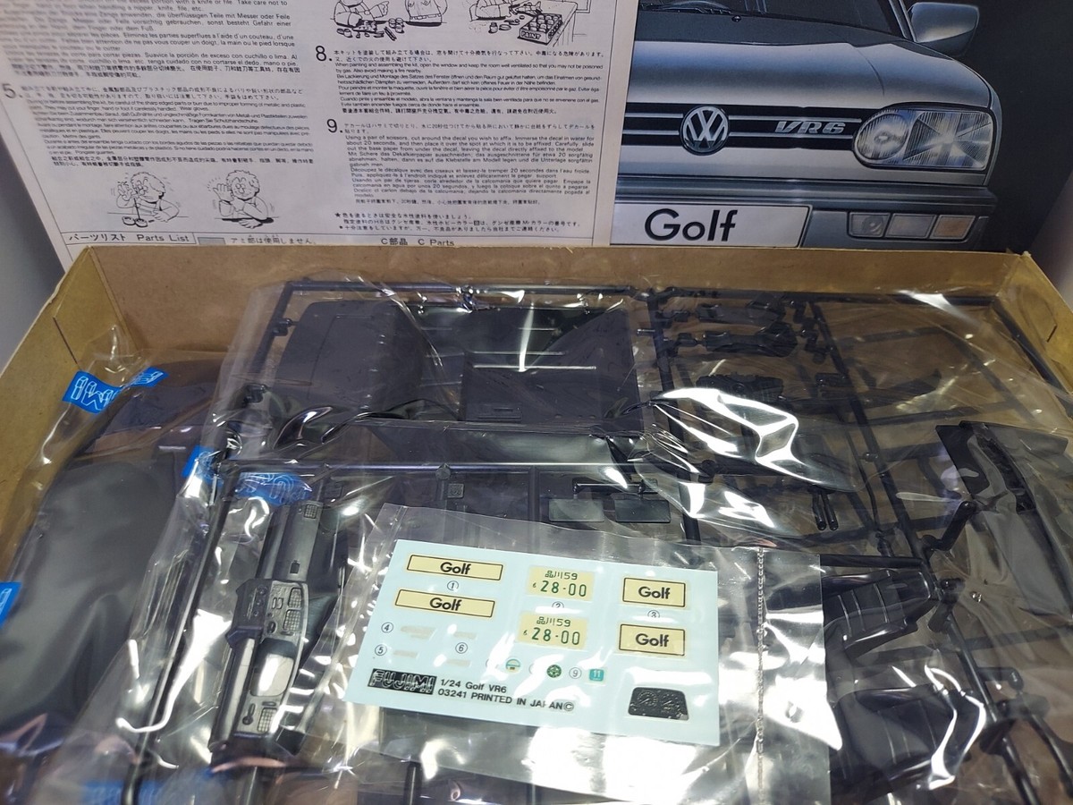 Fujimi 1/24 scale Volkswagen Golf VR6 New Golf Plastic Model Kit