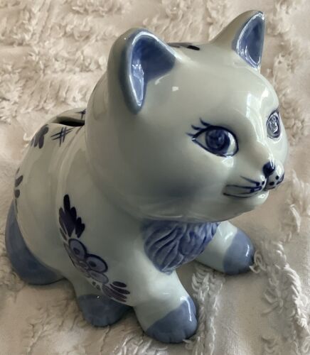 DELFT Cat Piggy Bank Hand Painted Porcelain Blue White MINT #207 - Picture 1 of 8