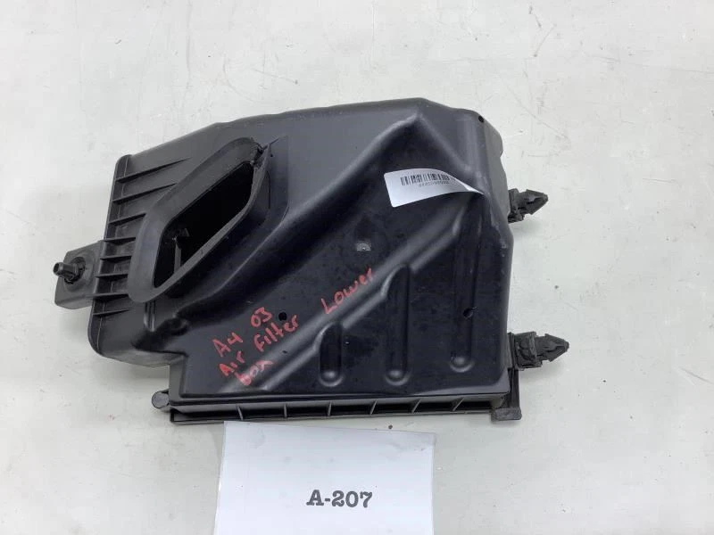 2003 AUDI A4 3.0L FILTRO DE AR TAMPA INFERIOR FABRICANTE DE EQUIPAMENTO ORIGINAL+ - Imagem 4 de 4