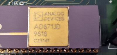 ANALOG DEVICES AD871JD 12 Bit Analog to Digital Converter Input 7 28-CDIP