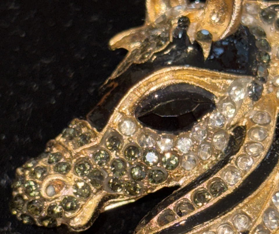 Broche prendedor caballo cristal estrás esmalte cosmético negro vintage Foto 4 de 4