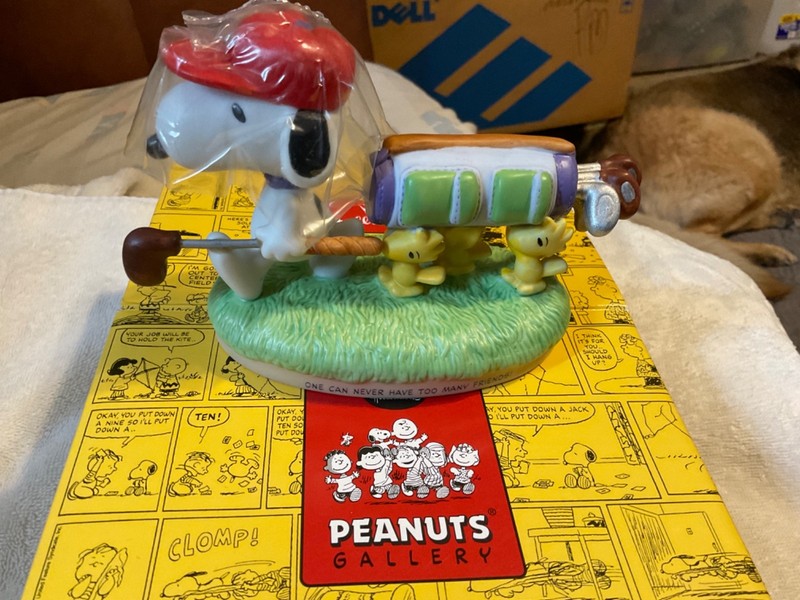 Hallmark Peanuts Gallery Snoopy “On The Course” Golf Figurine 2000 Ltd. Ed.