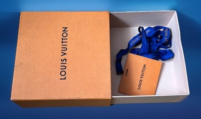 Original Louis Vuitton kleine leere Geschenkbox + Bänder 17x17x6cm