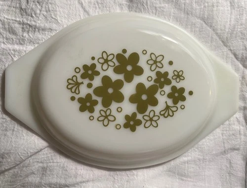 Vintage, Pyrex, Spring Blossom/Crazy  Daisy 945C Casserole Lid Only (1)
