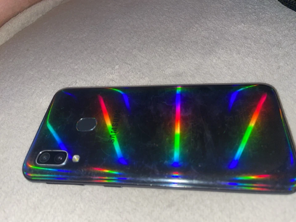 Samsung A40, Foto 3 von 3