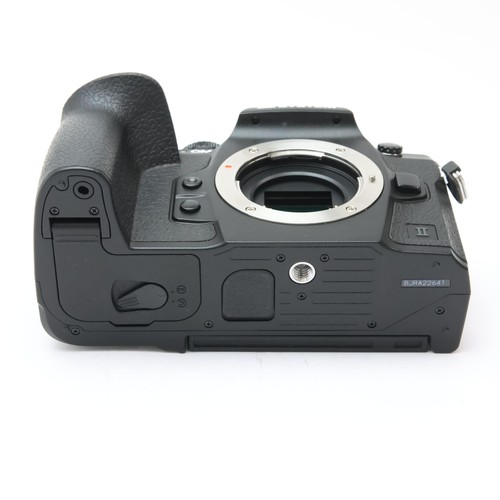 OM SYSTEM OM-1 Mark II Mirrorless Camera Body -Near Mint- #294 - Picture 6 of 12