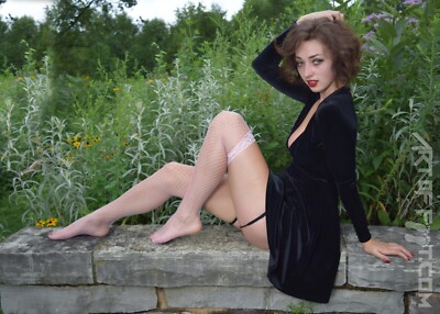 728 Photos of Marianna 1 at the Arboretum - 1 Outfit Change and Accessories