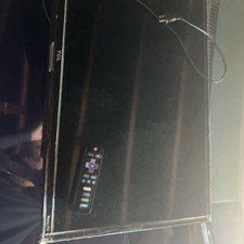 TCL 32  Roku Tv With Remote. Used But Works Perfectly Fine Great Picture