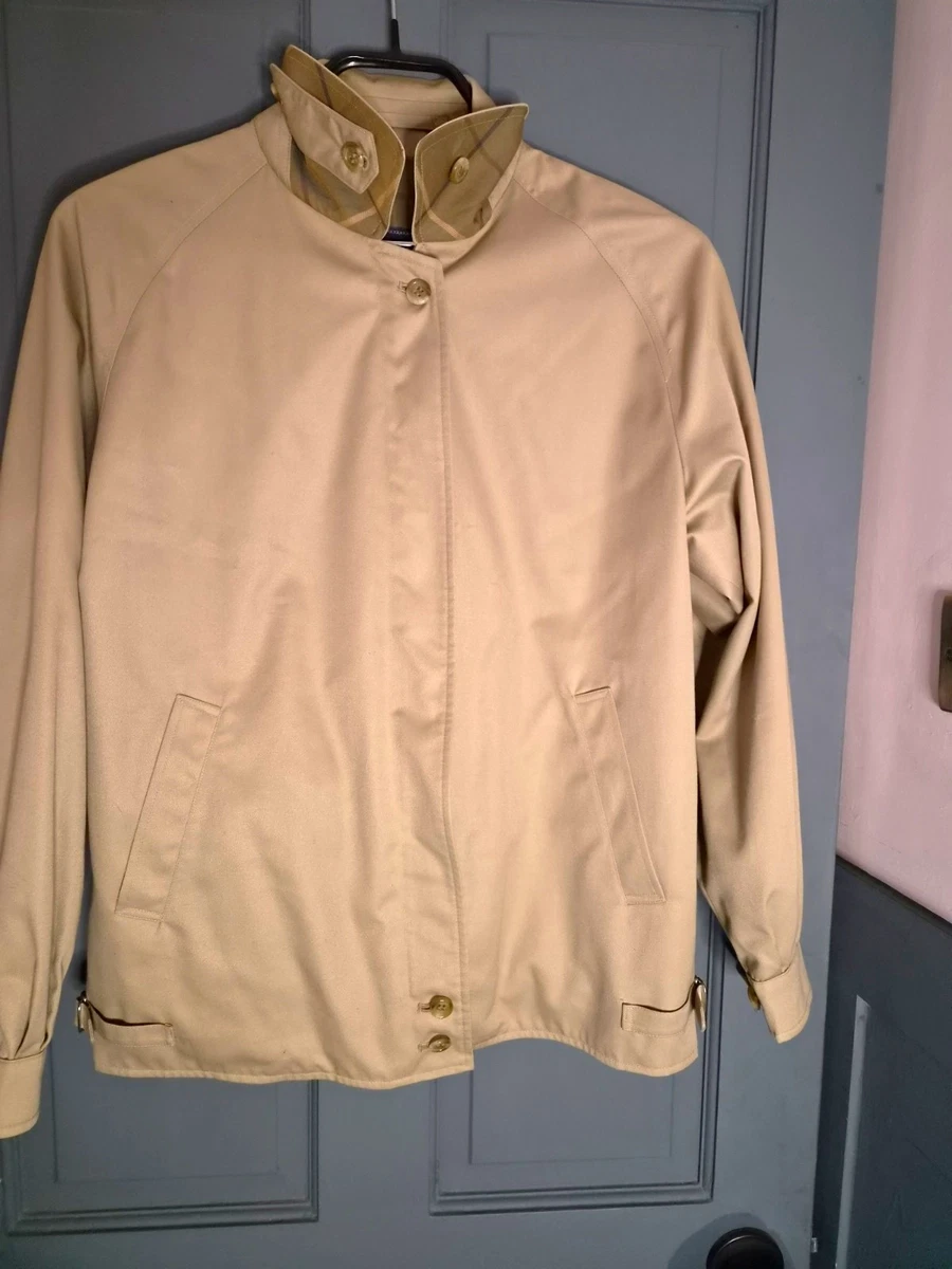 Chaqueta corta beige Burberrys forro a cuadros cuello alto talla 10 regular