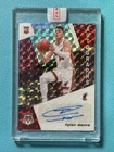 Tyler Herro 2019-20 Panini Mosaic Auto Silver Reactive Autographs RC #RA-THR