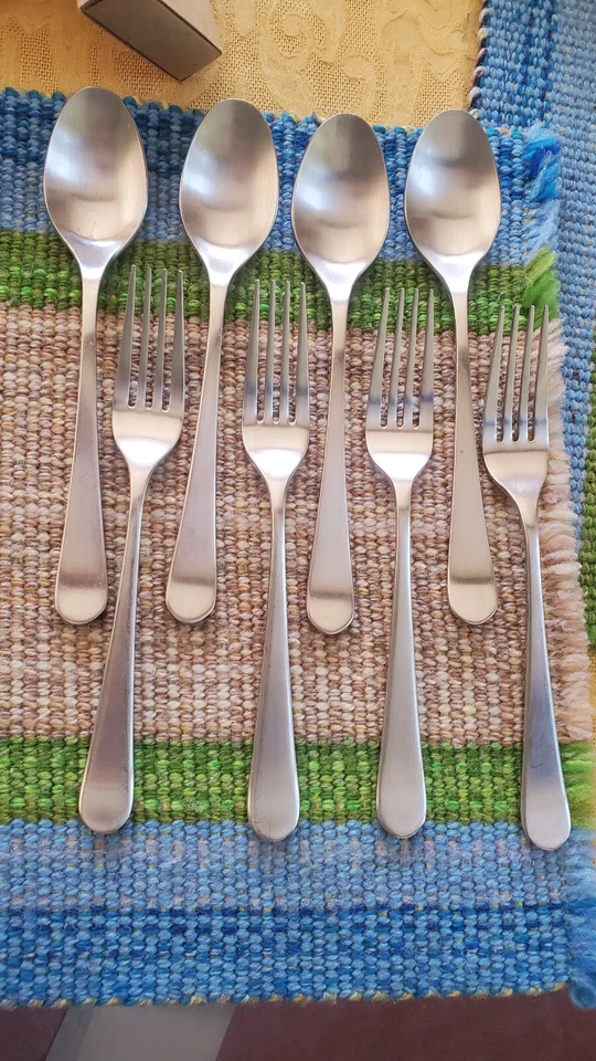 Paderno Flatware set for 4,18/10 Modern Solid Large Stainless Cutlery Silverware Foto 3 de 4