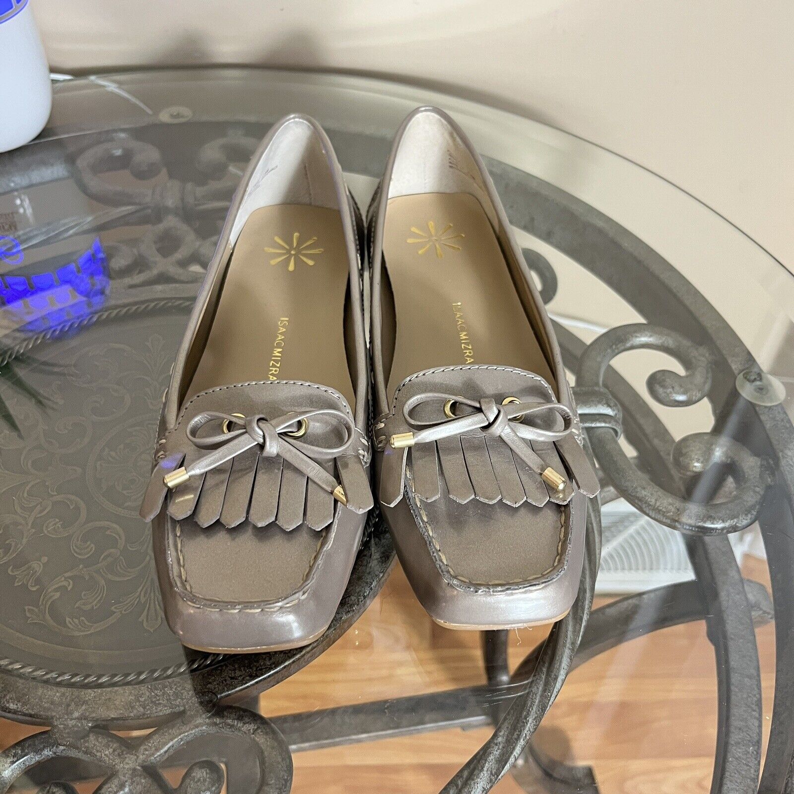 Isaac Mizrahi Vegan Loafers Size 7.5 M Gold Bow K… - image 3