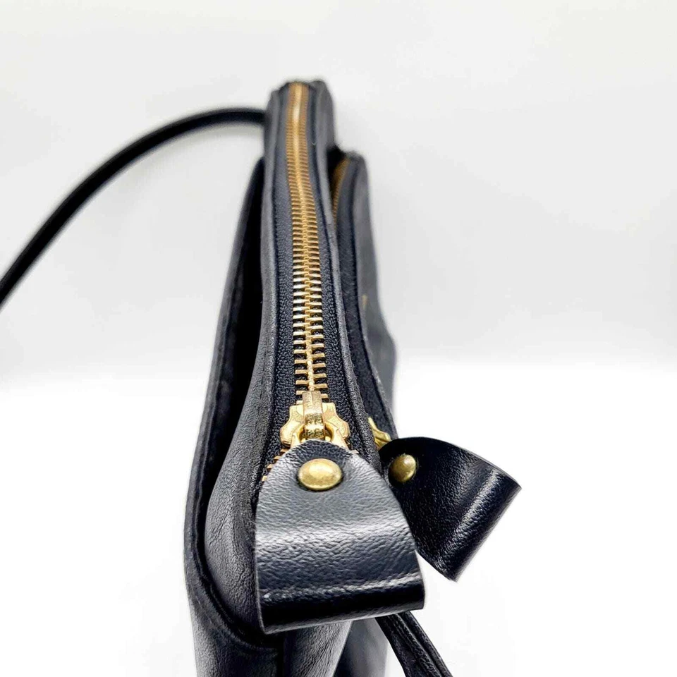 Mini bolso de hombro vintage Esprit De Corp de cuero genuino negro con logotipo placa Foto 4 de 4