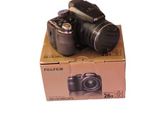 Fuji Film Finepix S4300 w/Original Box working uses AA Batteries