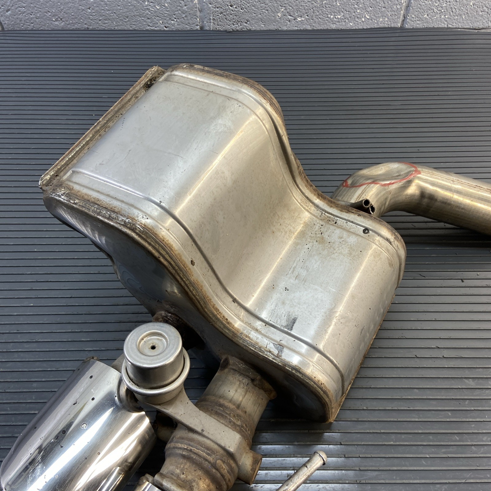 Maserati Ghibli 2014-2019 REAR+LEFT Muffler