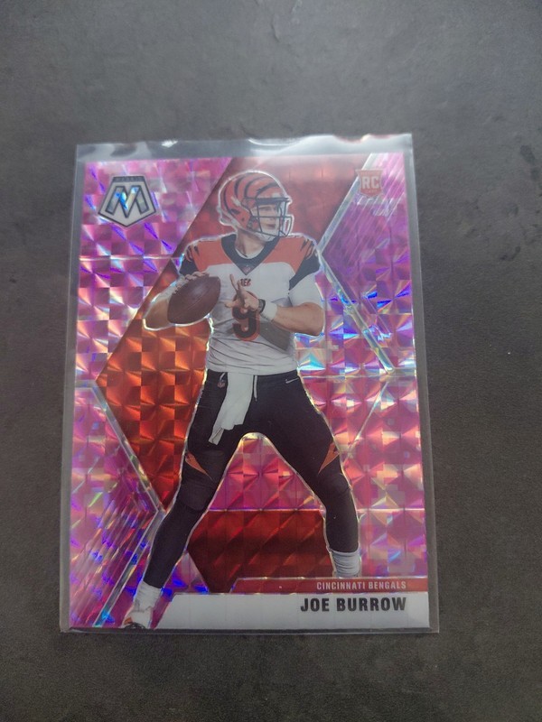 2020 Panini Mosaic - Rookies Joe Burrow #201 Camo Pink Mosaic Prizm (RC)