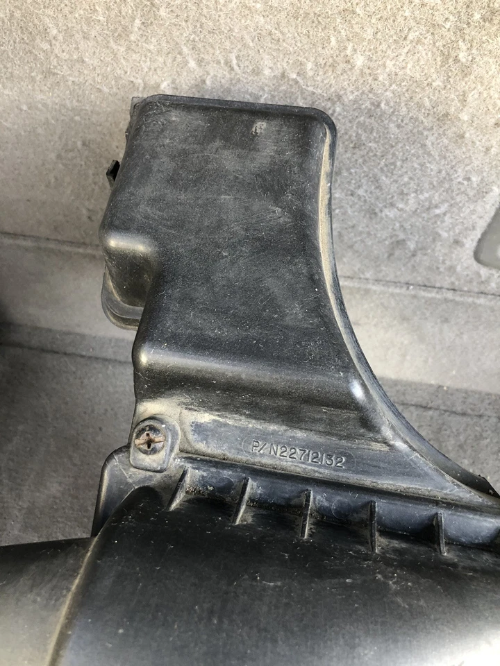 1995-2005 CHEVROLET CAVALIER tubo de mangueira de duto de admissão limpador de ar 1433845 - Imagem 4 de 4