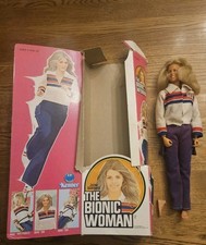 Six Million Dollar Man Bionic Woman in Box 1976 Kenner Broken Foot