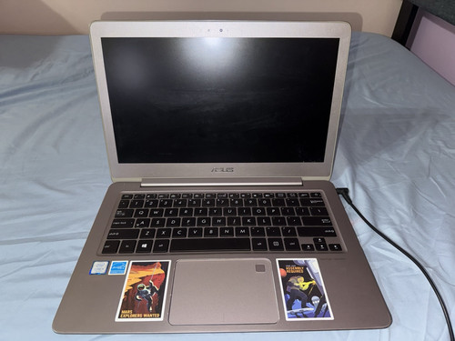 Used ASUS ZenBook UX330UA 13.3-inch UltraSlim Core i5, 8GB DDR3, 256GB SSD