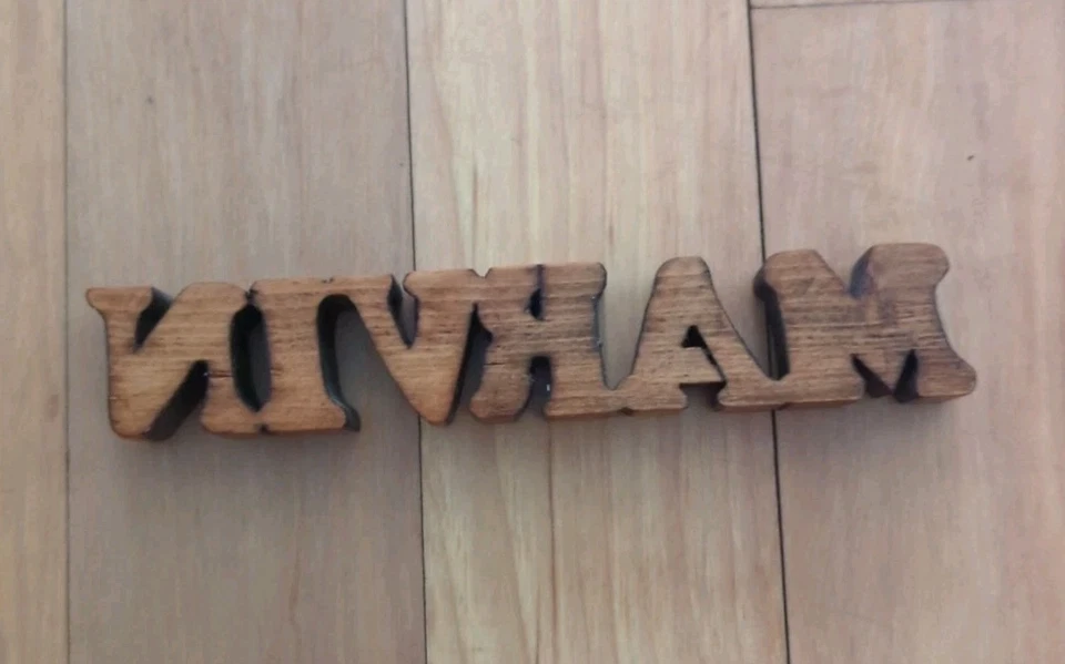 Placa de identificación de escritorio personalizada Marvin estante decoración oficina placa de identificación personalizada hecha a mano Foto 2 de 4