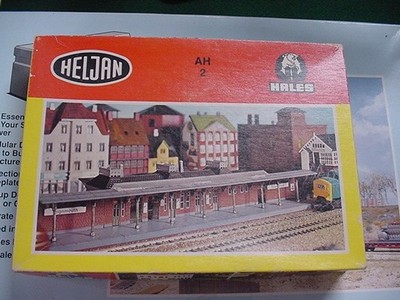 Denmark s Heljan 00/H0 Scale AH2 Hales Train Station House & Platform Kit