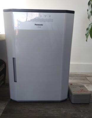 Panasonic ziaino Air Treatment F-JPT70C. Power Transformer 110V To
