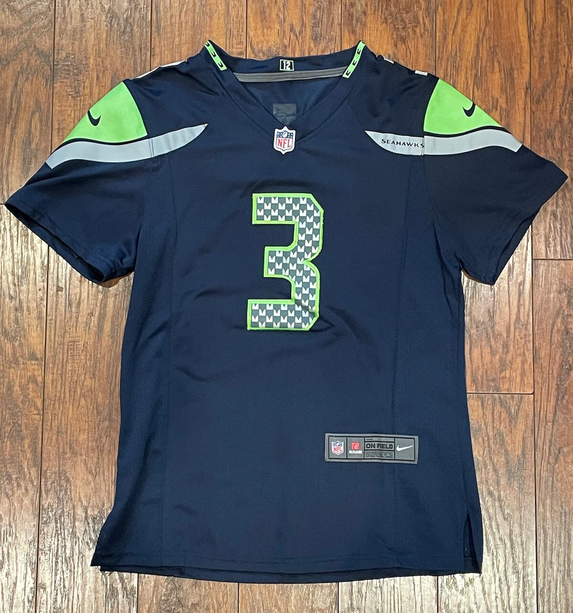 Russell wilson jersey sales youth medium
