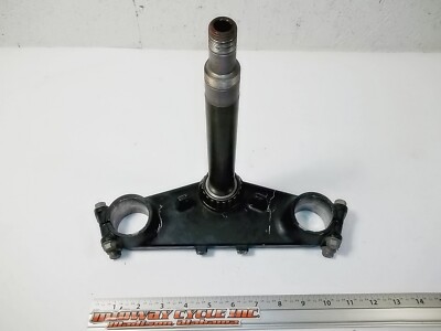 KAWASAKI ZX11 NINJA LOWER TRIPLE TREE FORK HOLDER 44037-1266