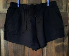 JUNIORS SO DRAWSTRING SHORTS COLOR BLACK LUXE AND SIZE IS MEDIUM NEW