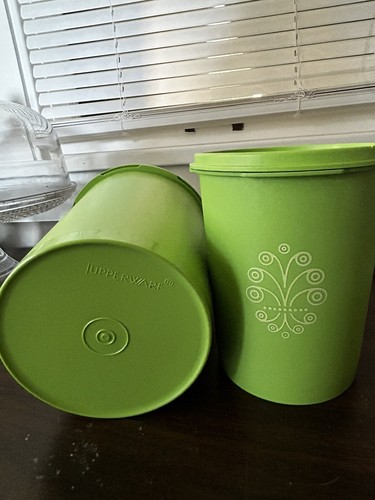 Tupperware 2 Piece Apple Green Nesting Canisters Vintage 1970s Servalier - Picture 2 of 3
