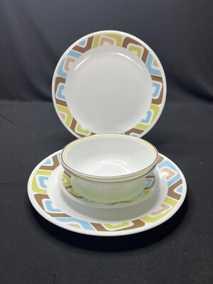 Corelle - SQUARED - 2 Dinner Plates 2 Cereal Bowls & 1 Bread Plate