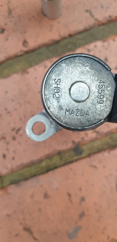SOLENOIDE VÁLVULA DE DISTRIBUCIÓN MAZDA CX-5 6 3 2.2 DIÉSEL SKYACTIV VANOS 2012 A 2018 Foto 3 de 3