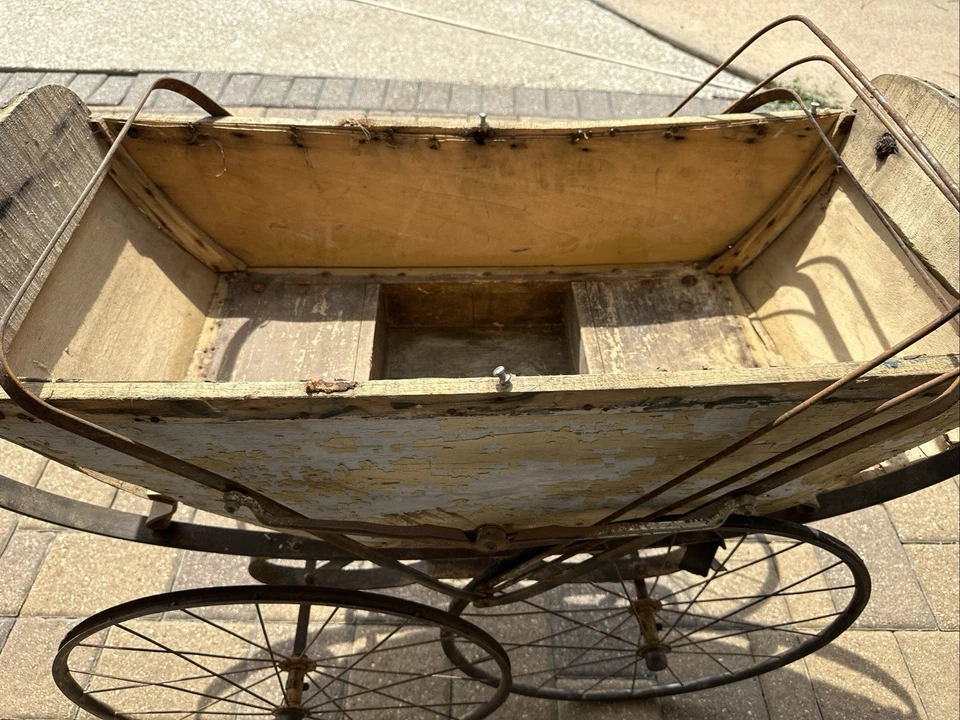 Cochecito de bebé Perambulador Continental de madera y lona del siglo XIX Foto 4 de 4