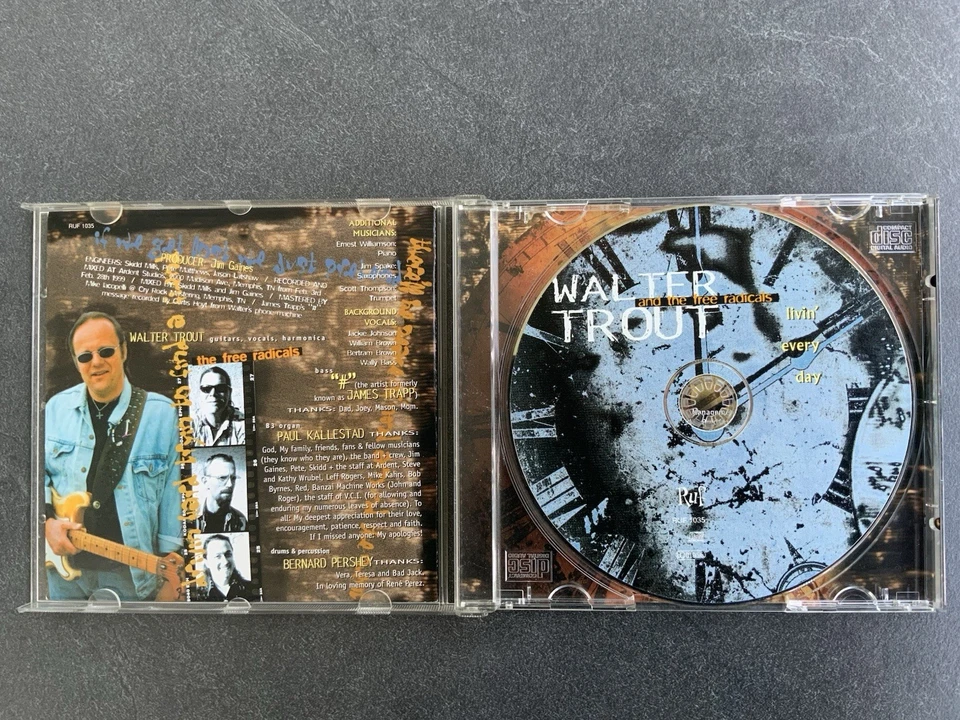 Walter Trout And The Free Radicals - Livin' Every Day - Bild 3 von 3